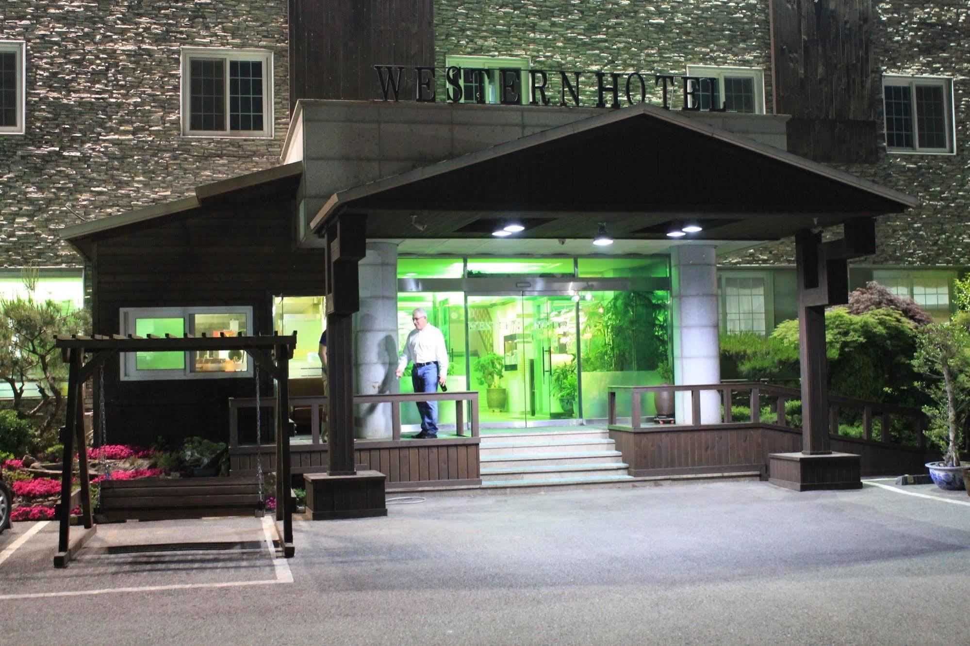 Gunsan Western Hotel Extérieur photo
